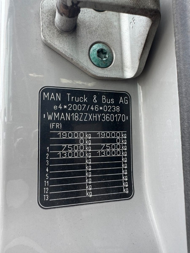 MAN 18.290 4X2 Koffer / Plane Top Zustand 8,30 Meter - Camion à rideaux coulissants: photos 2 MAN 18.290 4X2 Koffer / Plane Top Zustand 8,30 Meter - Camion à rideaux coulissants: photos 2