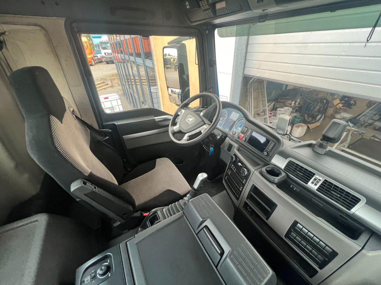 MAN 18.430 4X2 Meiller 3. Seitenkipper Top Zustand - Camion benne: photos 5 MAN 18.430 4X2 Meiller 3. Seitenkipper Top Zustand - Camion benne: photos 5