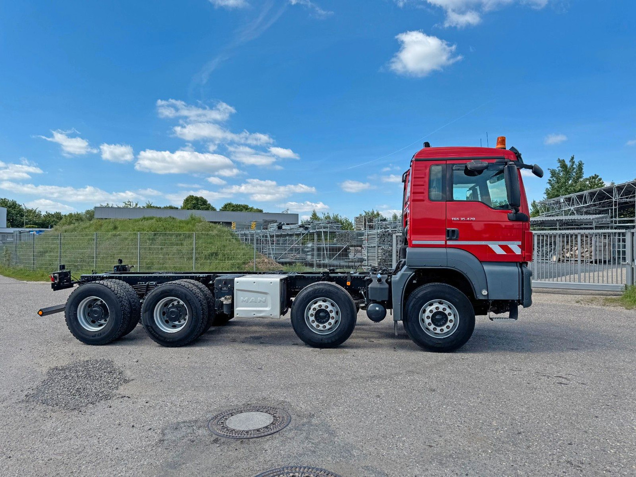MAN 35.470 8X4 Kipperfahrgestell Reifen 12 X NEU Top - Camion benne: photos 1 MAN 35.470 8X4 Kipperfahrgestell Reifen 12 X NEU Top - Camion benne: photos 1