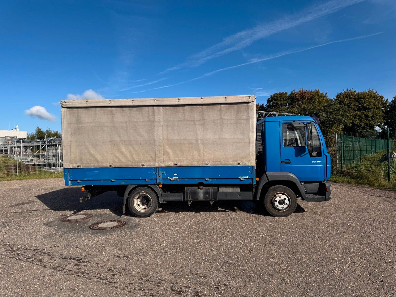 Véhicule utilitaire plateau baché MAN 8.140 4X2 Pritsche Plane Original Km: photos 10 Véhicule utilitaire plateau baché MAN 8.140 4X2 Pritsche Plane Original Km: photos 10