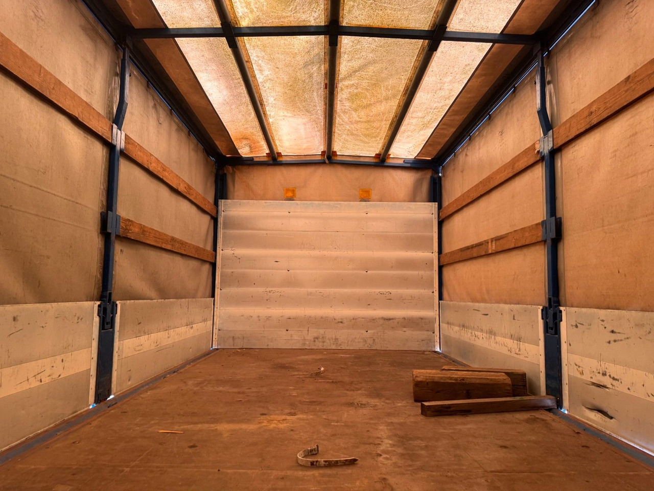 Véhicule utilitaire plateau baché MAN 8.140 4X2 Pritsche Plane Original Km: photos 11 Véhicule utilitaire plateau baché MAN 8.140 4X2 Pritsche Plane Original Km: photos 11