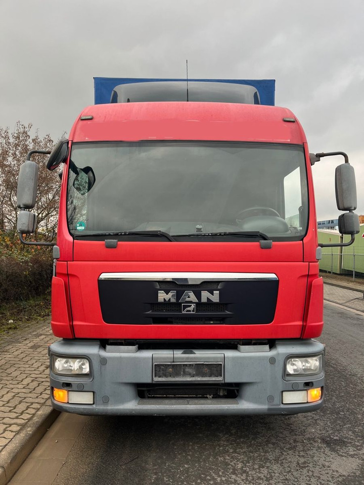 MAN 8.220 4X2 Pritschenwagen - Camion à rideaux coulissants: photos 5 MAN 8.220 4X2 Pritschenwagen - Camion à rideaux coulissants: photos 5