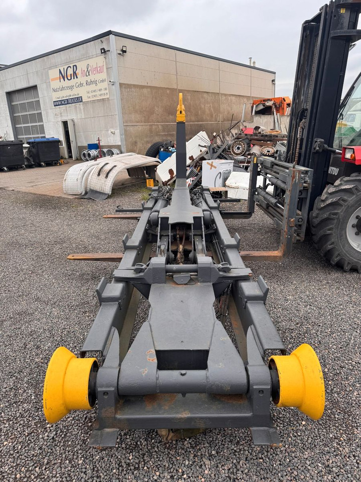 Marell Abrollkipperaufbau 3 Achser - Camion ampliroll: photos 1 Marell Abrollkipperaufbau 3 Achser - Camion ampliroll: photos 1