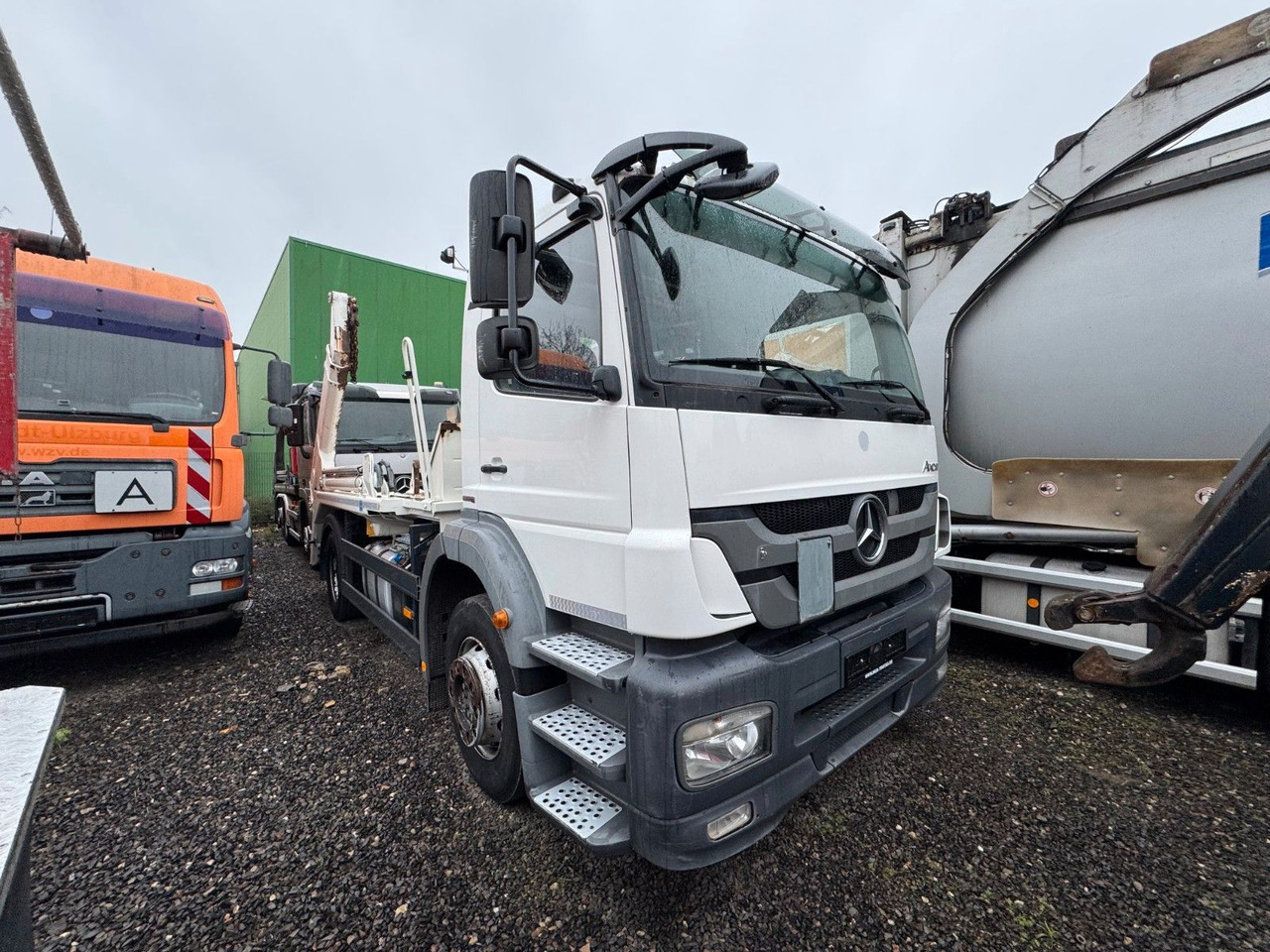 Mercedes-Benz 1833 4X2 Meiller AK 12 Absetzkipper Mercedes-Benz 1833 4X2 Meiller AK 12 Absetzkipper - Camion multibenne: photos 2 Mercedes-Benz 1833 4X2 Meiller AK 12 Absetzkipper Mercedes-Benz 1833 4X2 Meiller AK 12 Absetzkipper - Camion multibenne: photos 2