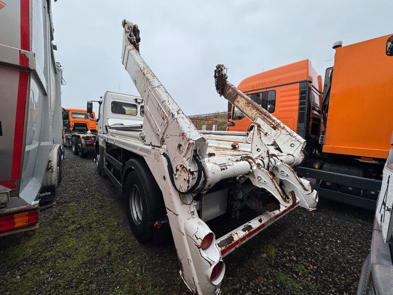 Mercedes-Benz 1833 4X2 Meiller AK 12 Absetzkipper Mercedes-Benz 1833 4X2 Meiller AK 12 Absetzkipper - Camion multibenne: photos 3 Mercedes-Benz 1833 4X2 Meiller AK 12 Absetzkipper Mercedes-Benz 1833 4X2 Meiller AK 12 Absetzkipper - Camion multibenne: photos 3