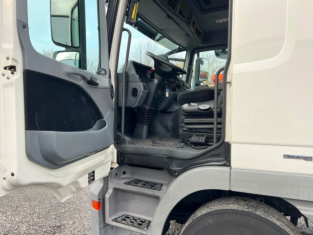 Mercedes-Benz 2541 6X2 Meiller Funk Zustand wie 200 tkm Mercedes-Benz 2541 6X2 Meiller RK 20.65 Funk | Top Zustand! - Camion ampliroll: photos 5 Mercedes-Benz 2541 6X2 Meiller Funk Zustand wie 200 tkm Mercedes-Benz 2541 6X2 Meiller RK 20.65 Funk | Top Zustand! - Camion ampliroll: photos 5
