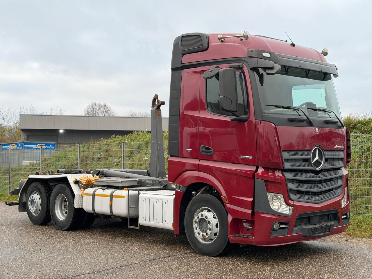 Mercedes-Benz 2558 6x2 Meiller RK 20.65 | Retarder | Klima - Camion ampliroll: photos 3 Mercedes-Benz 2558 6x2 Meiller RK 20.65 | Retarder | Klima - Camion ampliroll: photos 3