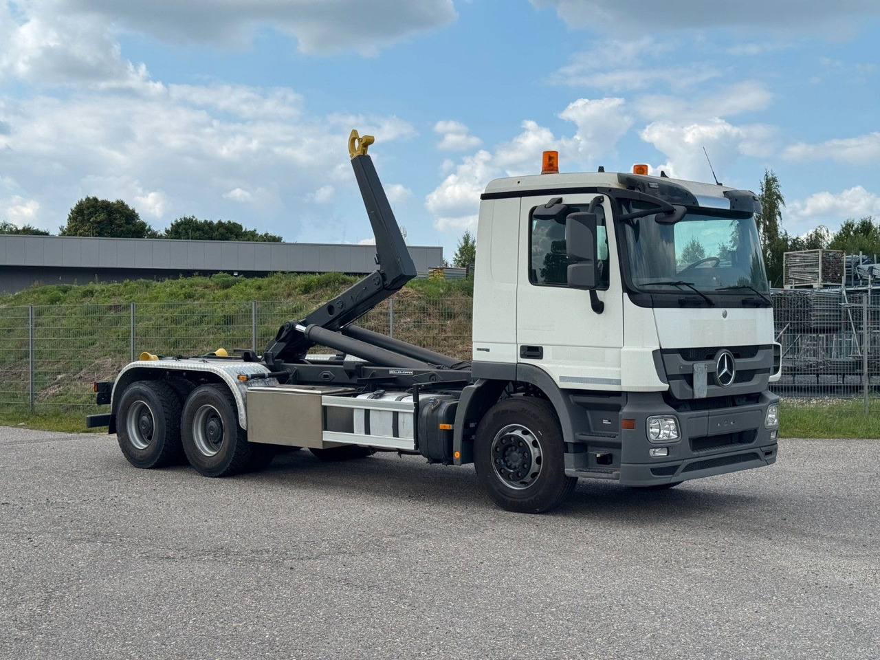 Mercedes-Benz 2641 6X4 Retarder Meiller mit Funk Top Zust - Camion ampliroll: photos 1 Mercedes-Benz 2641 6X4 Retarder Meiller mit Funk Top Zust - Camion ampliroll: photos 1