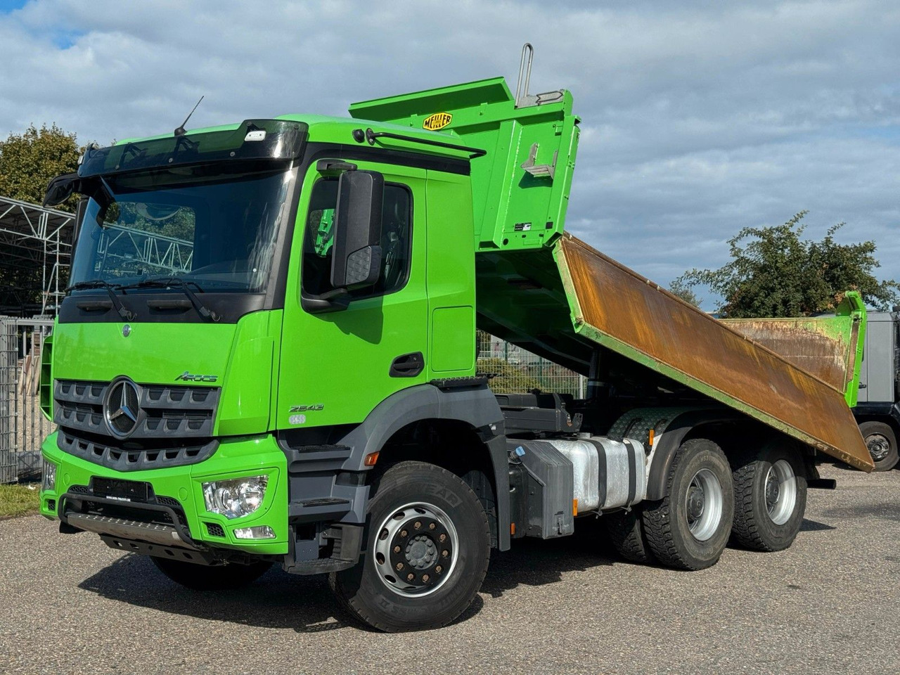 Mercedes-Benz 2643 6X4 Meiller 3 S. Bordmatik Top Zustand - Camion benne: photos 1 Mercedes-Benz 2643 6X4 Meiller 3 S. Bordmatik Top Zustand - Camion benne: photos 1