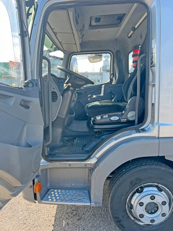 Mercedes-Benz 818 4X2 ROM Toilettenwagen guter Zustand - Camion hydrocureur: photos 5 Mercedes-Benz 818 4X2 ROM Toilettenwagen guter Zustand - Camion hydrocureur: photos 5