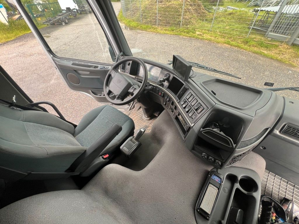 Volvo FM 420 6X2 Abroller mit Kran & Funk im Top Zust. - Camion ampliroll, Camion grue: photos 4 Volvo FM 420 6X2 Abroller mit Kran & Funk im Top Zust. - Camion ampliroll, Camion grue: photos 4
