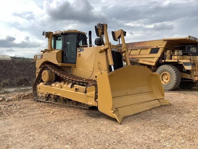 CAT D8T - Bulldozer: photos 4 CAT D8T - Bulldozer: photos 4