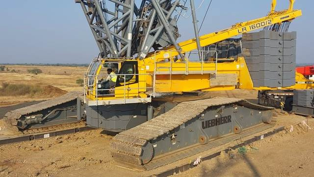 Liebherr LR1600/2 - Grue sur chenilles: photos 1 Liebherr LR1600/2 - Grue sur chenilles: photos 1