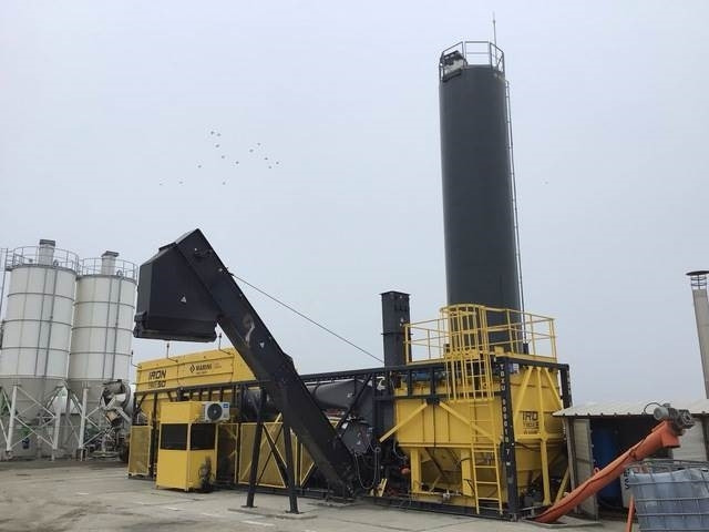 Marini Usina Iron-Box 50 - Mini compacteur: photos 1 Marini Usina Iron-Box 50 - Mini compacteur: photos 1