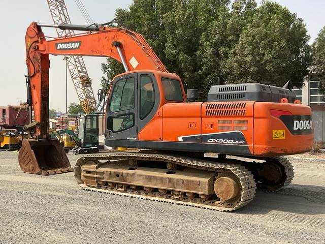 Doosan DX300LC-9C - Pelle sur chenille: photos 2 Doosan DX300LC-9C - Pelle sur chenille: photos 2