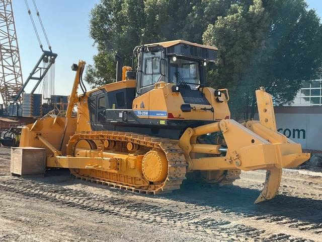 Dressta TD25M - Bulldozer: photos 2 Dressta TD25M - Bulldozer: photos 2