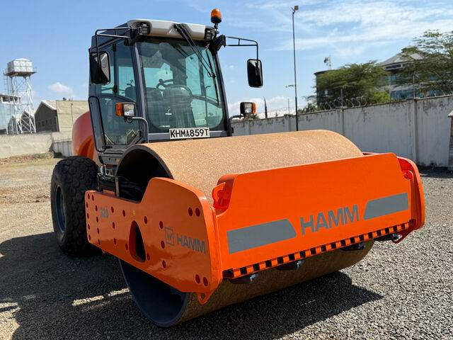 Hamm 320 - Compacteur à pieds de mouton/ Monocylindre: photos 3 Hamm 320 - Compacteur à pieds de mouton/ Monocylindre: photos 3