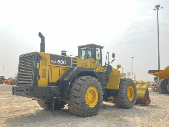 Komatsu WA600-6 - Chargeuse sur pneus: photos 5 Komatsu WA600-6 - Chargeuse sur pneus: photos 5