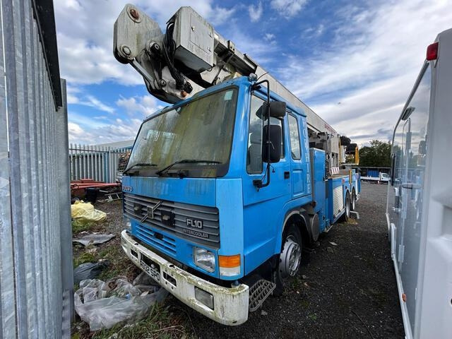 Volvo - Camion grue: photos 1 Volvo - Camion grue: photos 1