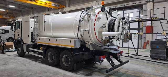 MAN TGS 33.400 Jetter - Camion hydrocureur: photos 4 MAN TGS 33.400 Jetter - Camion hydrocureur: photos 4