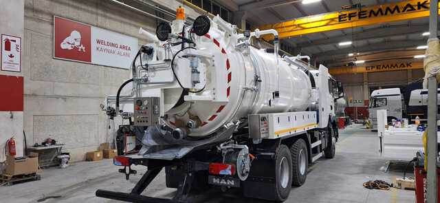 MAN TGS 33.400 Jetter - Camion hydrocureur: photos 3 MAN TGS 33.400 Jetter - Camion hydrocureur: photos 3