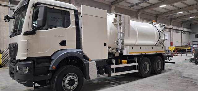 MAN TGS 33.400 Jetter - Camion hydrocureur: photos 1 MAN TGS 33.400 Jetter - Camion hydrocureur: photos 1