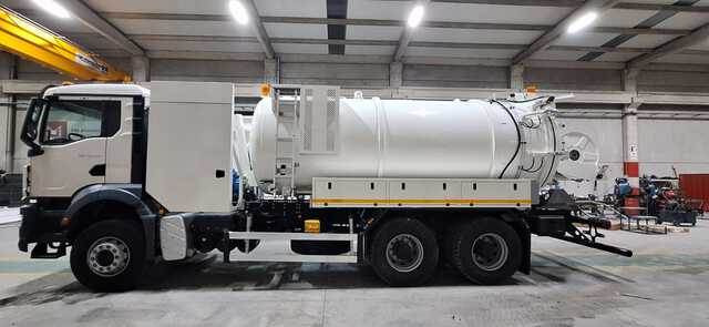 MAN TGS 33.400 Jetter - Camion hydrocureur: photos 3 MAN TGS 33.400 Jetter - Camion hydrocureur: photos 3