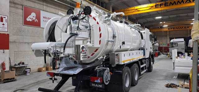 MAN TGS 33.400 Jetter - Camion hydrocureur: photos 5 MAN TGS 33.400 Jetter - Camion hydrocureur: photos 5