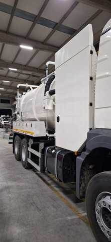 MAN TGS 33.400 Jetter - Camion hydrocureur: photos 5 MAN TGS 33.400 Jetter - Camion hydrocureur: photos 5