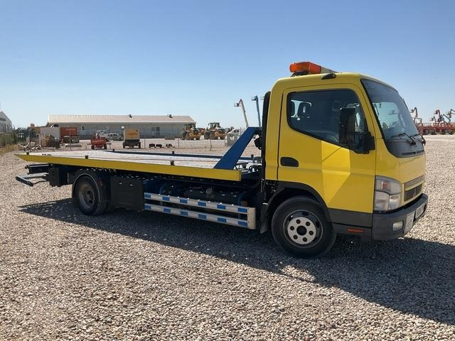 Mitsubishi Canter - Remorqueuse: photos 4 Mitsubishi Canter - Remorqueuse: photos 4