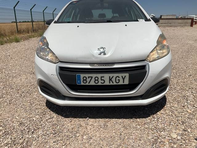 Voiture Peugeot 208: photos 14