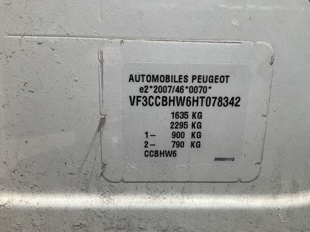 Voiture Peugeot 208: photos 6