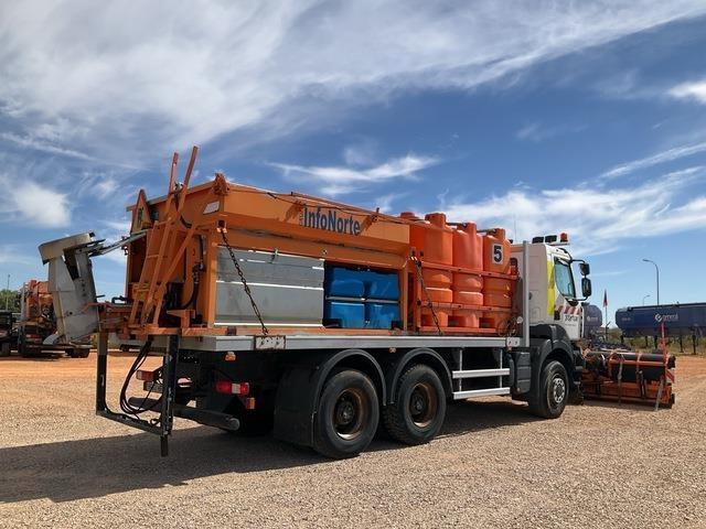 Renault Kerax 380DXI - Engin de déneigement: photos 3 Renault Kerax 380DXI - Engin de déneigement: photos 3