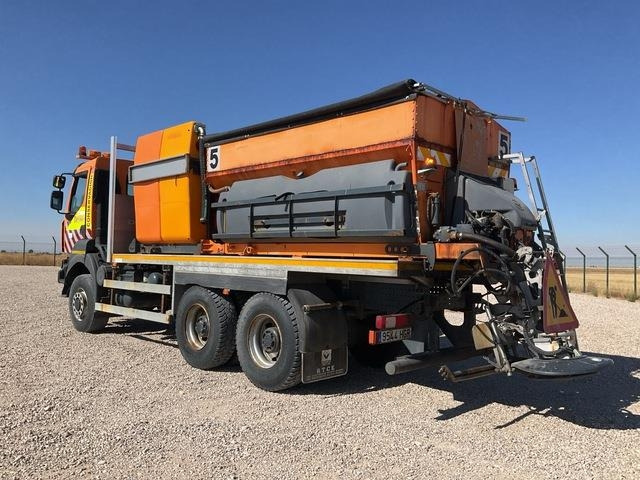 Renault Kerax 430DXI - Engin de déneigement: photos 2 Renault Kerax 430DXI - Engin de déneigement: photos 2