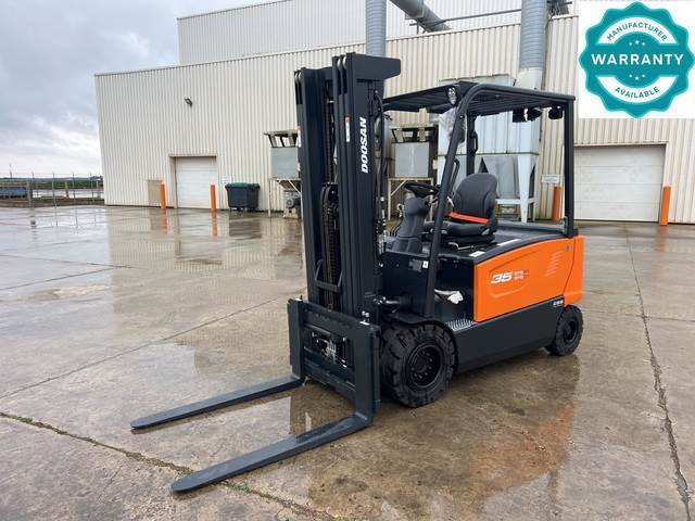 Doosan B35X-7 PLUS - Chariot élévateur électrique: photos 1 Doosan B35X-7 PLUS - Chariot élévateur électrique: photos 1