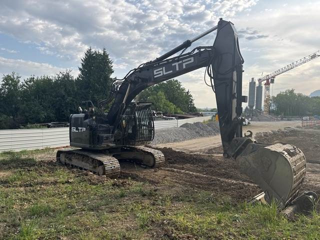 Hitachi ZX225USLC-6 - Pelle sur chenille: photos 5 Hitachi ZX225USLC-6 - Pelle sur chenille: photos 5