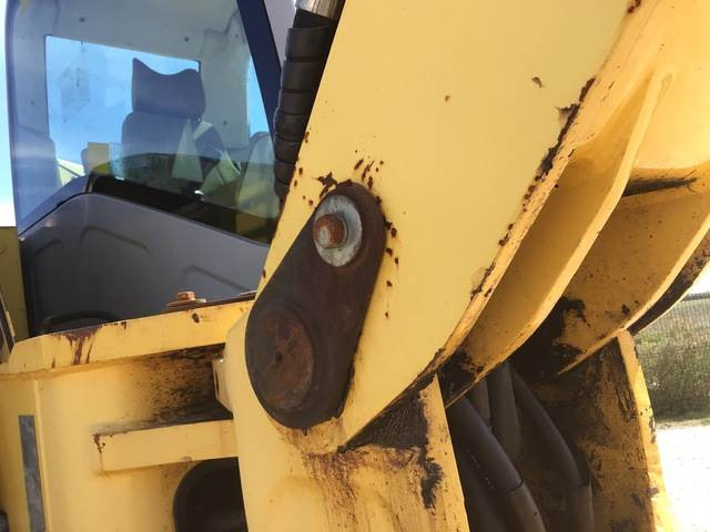 New Holland MH2.6 - Pelle sur pneus: photos 5 New Holland MH2.6 - Pelle sur pneus: photos 5