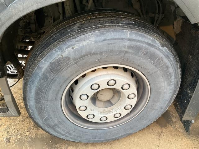 Balayeuse de voirie Volvo FH460: photos 20 Balayeuse de voirie Volvo FH460: photos 20