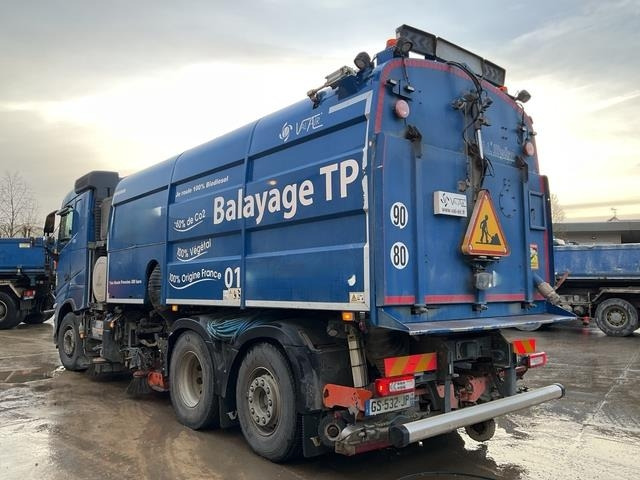 Volvo FH460 - Balayeuse de voirie: photos 2 Volvo FH460 - Balayeuse de voirie: photos 2