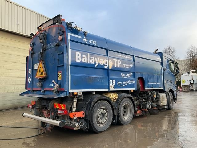 Volvo FH460 - Balayeuse de voirie: photos 3 Volvo FH460 - Balayeuse de voirie: photos 3