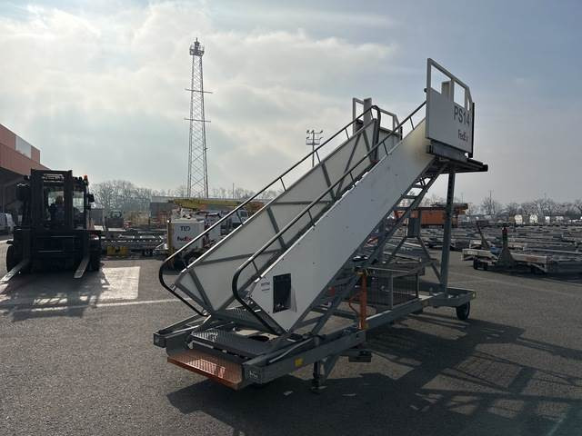 SPS PT-15-2 - Escalier d'embarquement: photos 1 SPS PT-15-2 - Escalier d'embarquement: photos 1