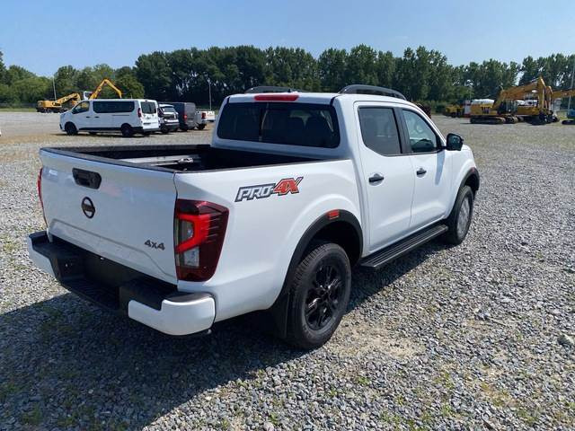 Nissan Navara - Véhicule utilitaire: photos 3 Nissan Navara - Véhicule utilitaire: photos 3