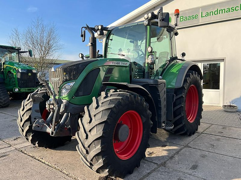 Fendt 714 Vario ProfiPlus - Tracteur agricole: photos 2 Fendt 714 Vario ProfiPlus - Tracteur agricole: photos 2