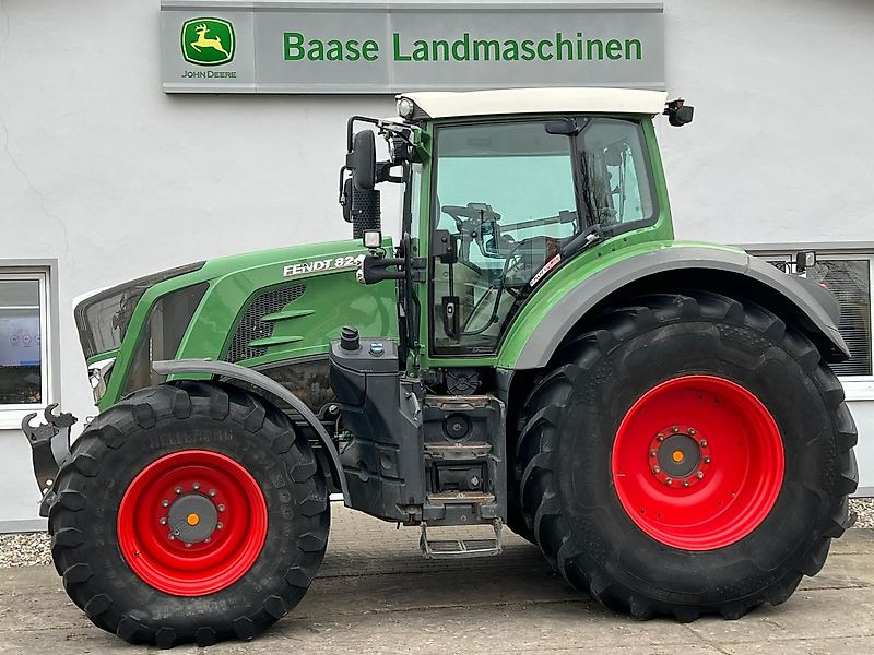 Fendt 824 Vario ProfiPlus - Tracteur agricole: photos 1 Fendt 824 Vario ProfiPlus - Tracteur agricole: photos 1