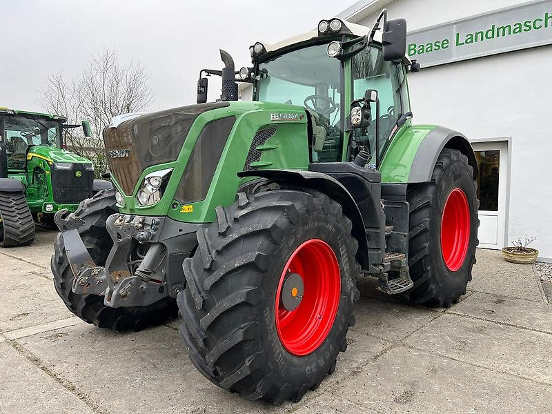 Fendt 824 Vario ProfiPlus - Tracteur agricole: photos 2 Fendt 824 Vario ProfiPlus - Tracteur agricole: photos 2