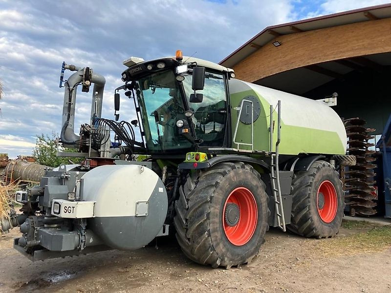 SGT Fronttank + Guelleaufbau Xerion 3800 VC - Tonne à lisier: photos 1 SGT Fronttank + Guelleaufbau Xerion 3800 VC - Tonne à lisier: photos 1