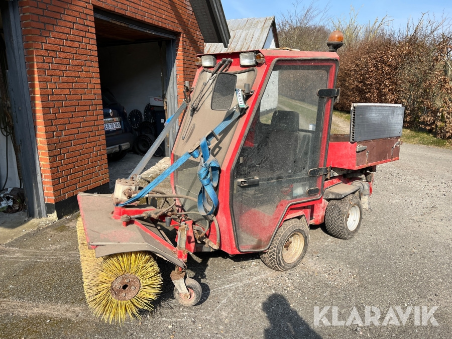 Redskabsbærer HTF Boxer 4wd med kost - Tracteur communal: photos 1 Redskabsbærer HTF Boxer 4wd med kost - Tracteur communal: photos 1