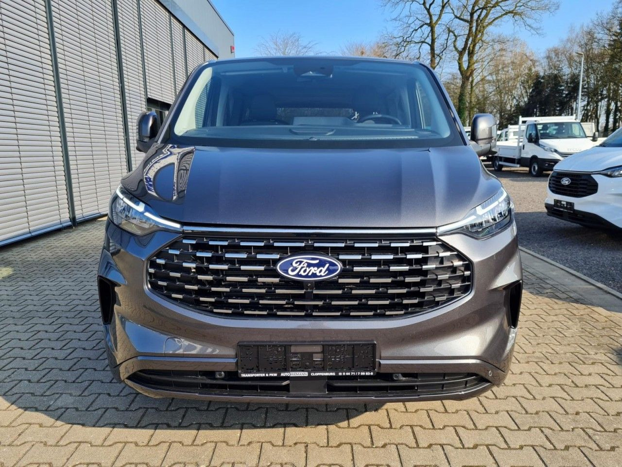 Ford Tourneo Custom 320 Titanium X L1 AHK LED LMF NAV - Transport de personnes: photos 2 Ford Tourneo Custom 320 Titanium X L1 AHK LED LMF NAV - Transport de personnes: photos 2