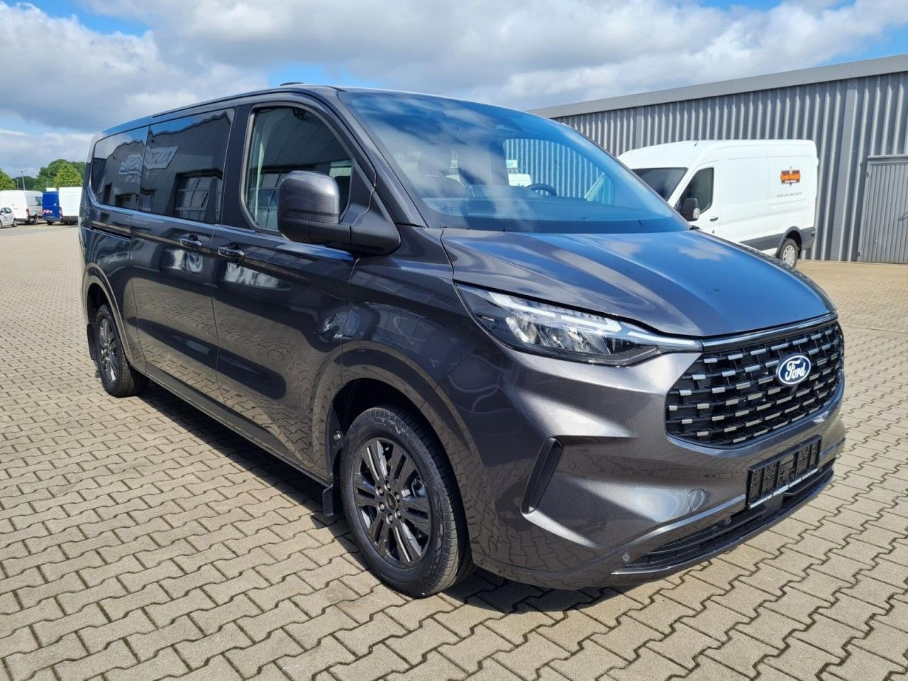 Ford Tourneo Custom 8 Sitze 320 L2 Titanium LED AUTOM - Transport de personnes: photos 3 Ford Tourneo Custom 8 Sitze 320 L2 Titanium LED AUTOM - Transport de personnes: photos 3