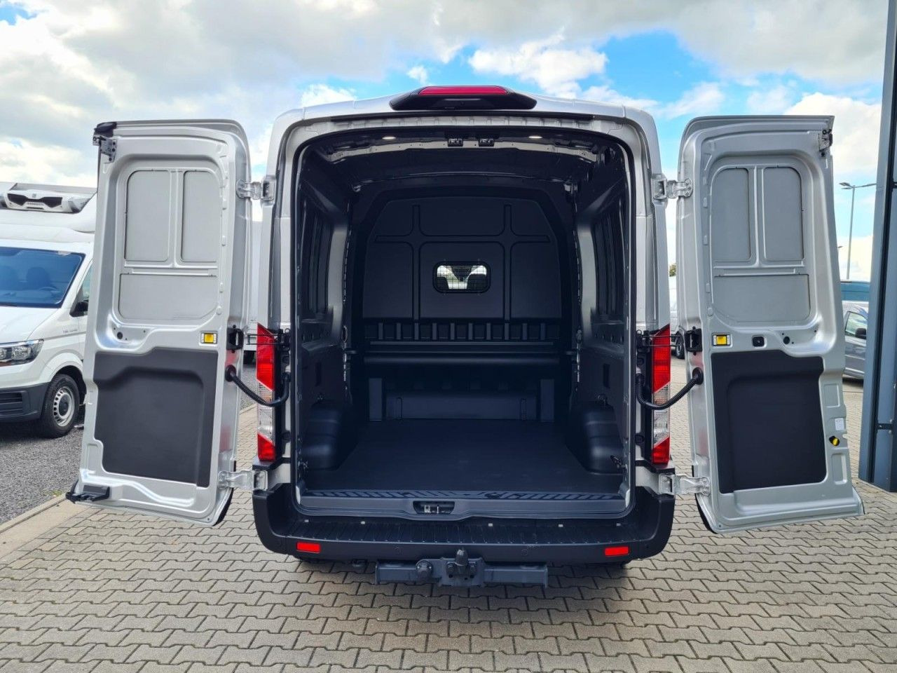 Ford Transit 3,5t Kasten Doka TDCi L3 Trend AHK PDC K - Fourgon utilitaire, Utilitaire double cabine: photos 5 Ford Transit 3,5t Kasten Doka TDCi L3 Trend AHK PDC K - Fourgon utilitaire, Utilitaire double cabine: photos 5